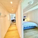 Modern In The Heart Of Center Apartman *